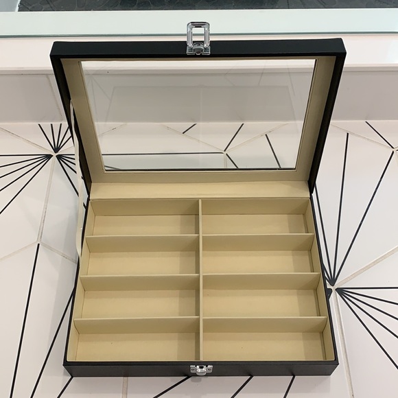 Sunglasses display case - Picture 4 of 5